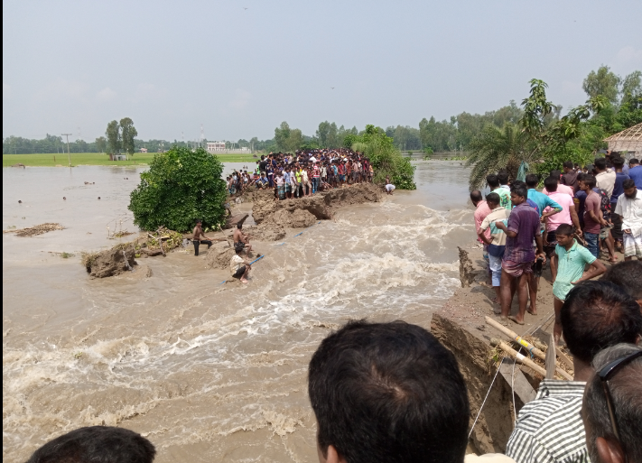 আত্রাইয়ে পানিবন্দি হাজার হাজার মানুষ